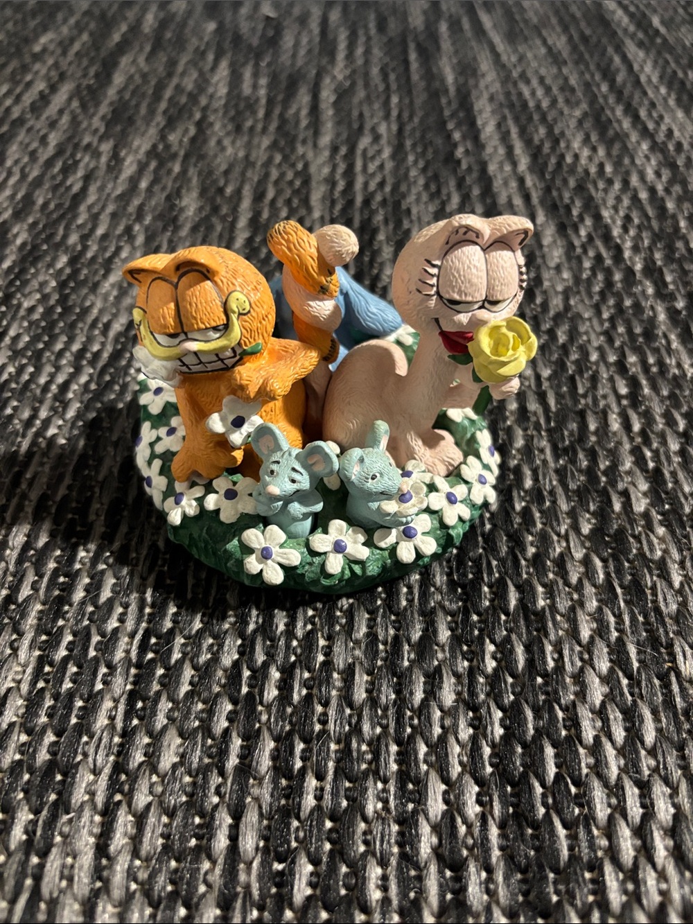 Vintage Garfield Love In Bloom Jim Davis Danbury Mint Resin Figurine Collectible